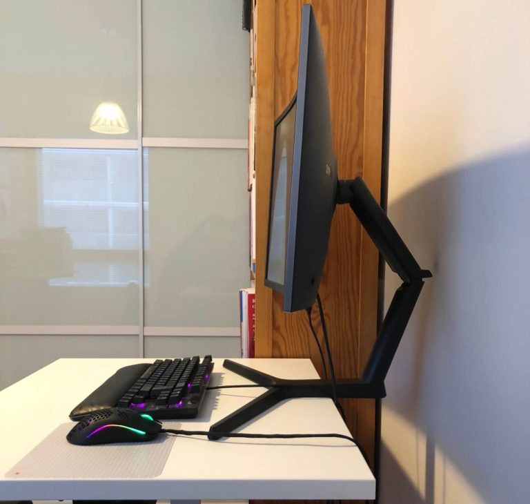 The Best of the Beast Top Monitor Arms for 49 inches Ultrawide LCD