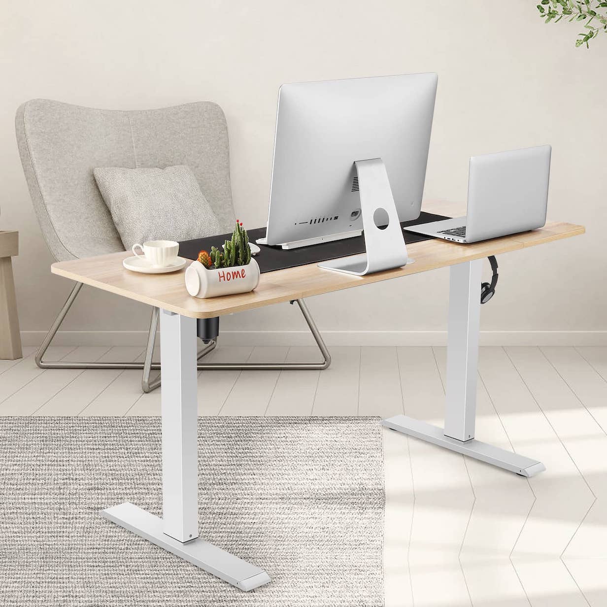 standing desk setup by inovafurniture.com