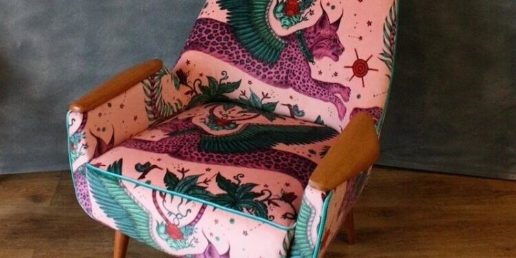 chair whichreup holster