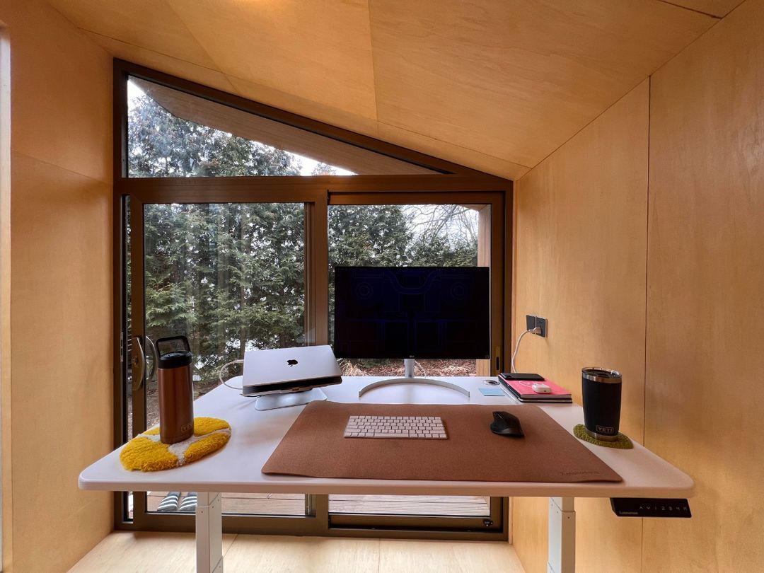 Autonomous electric desk